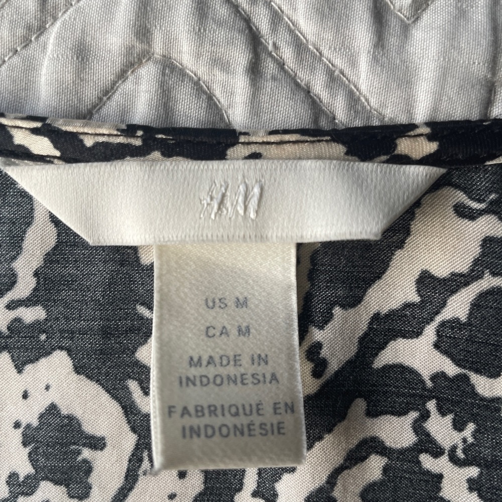 H&M blouse - Picture 2 of 6